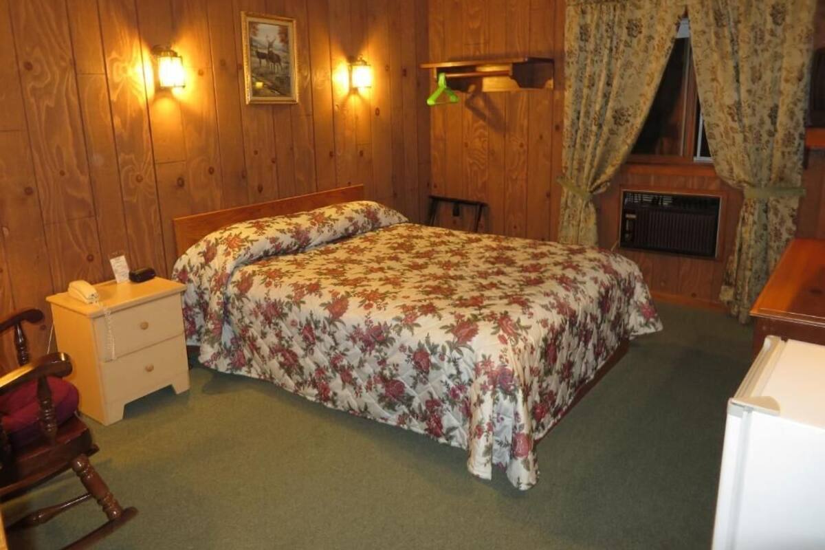 Room | Free WiFi