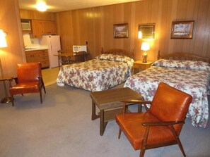 Studio | Free WiFi - Travelers Inn  (Eagle River)