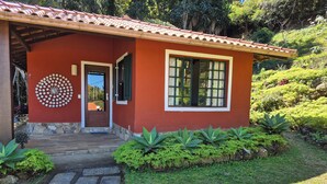 Unclassified image, 4 of 23, button - English-style country house with stunning views. (Petrópolis)