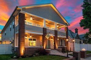 Unclassified image, 3 of 54, button - 2BR/2BA Hot Tub Suite • Songbirds (Sevierville)