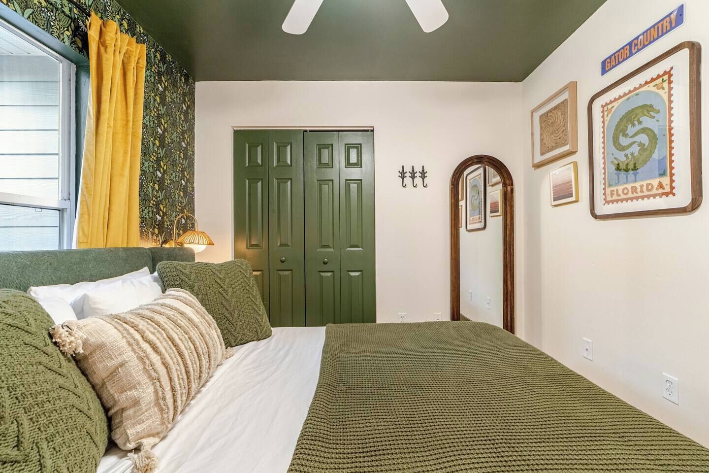 3 Schlafzimmer, Schreibtisch, Bügeleisen/Bügelbrett, WLAN