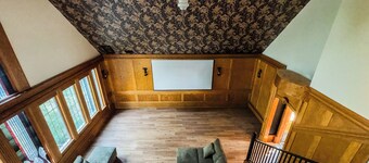 Spacious House Downtown Pullman- Sleeps up to 16