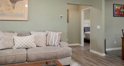Lodges on Stateline. 2 Lodges, 6-bed/2 bath with shared Fire-pit & Dog Friendly