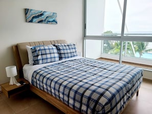 2 bedrooms, WiFi, bed sheets - Wake Up to the Ocean – Beautiful Beachfront Condo (Nueva Gorgona)