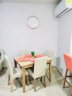 Dining - Wake Up to the Ocean – Beautiful Beachfront Condo (Nueva Gorgona)