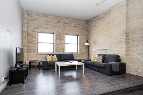 Spacious Exchange District Condo | 1 Bed | 1 Bath |