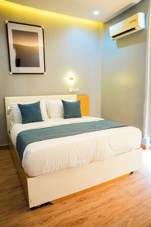 Deluxe-værelse - balkon - byudsigt | Skrivebord, gratis Wi-Fi