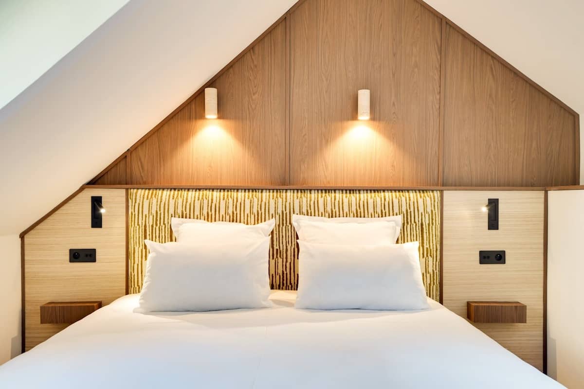 Suite Superior, pemandangan kota | Brankas, tirai kedap cahaya, setrika/meja setrika, dan Wi-Fi gratis