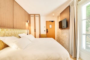 Kamar Double Deluks | Brankas, tirai kedap cahaya, setrika/meja setrika, dan Wi-Fi gratis