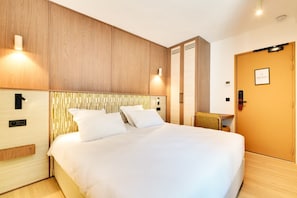 Kamar Double Deluks | Brankas, tirai kedap cahaya, setrika/meja setrika, dan Wi-Fi gratis