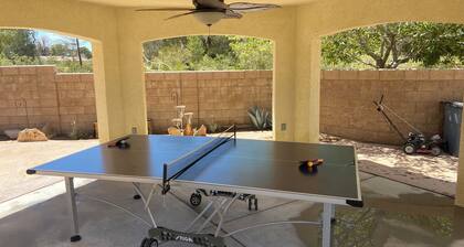 Desert Sierra house in Ridgecrest with Ping Pong, Fire Pit, AC
