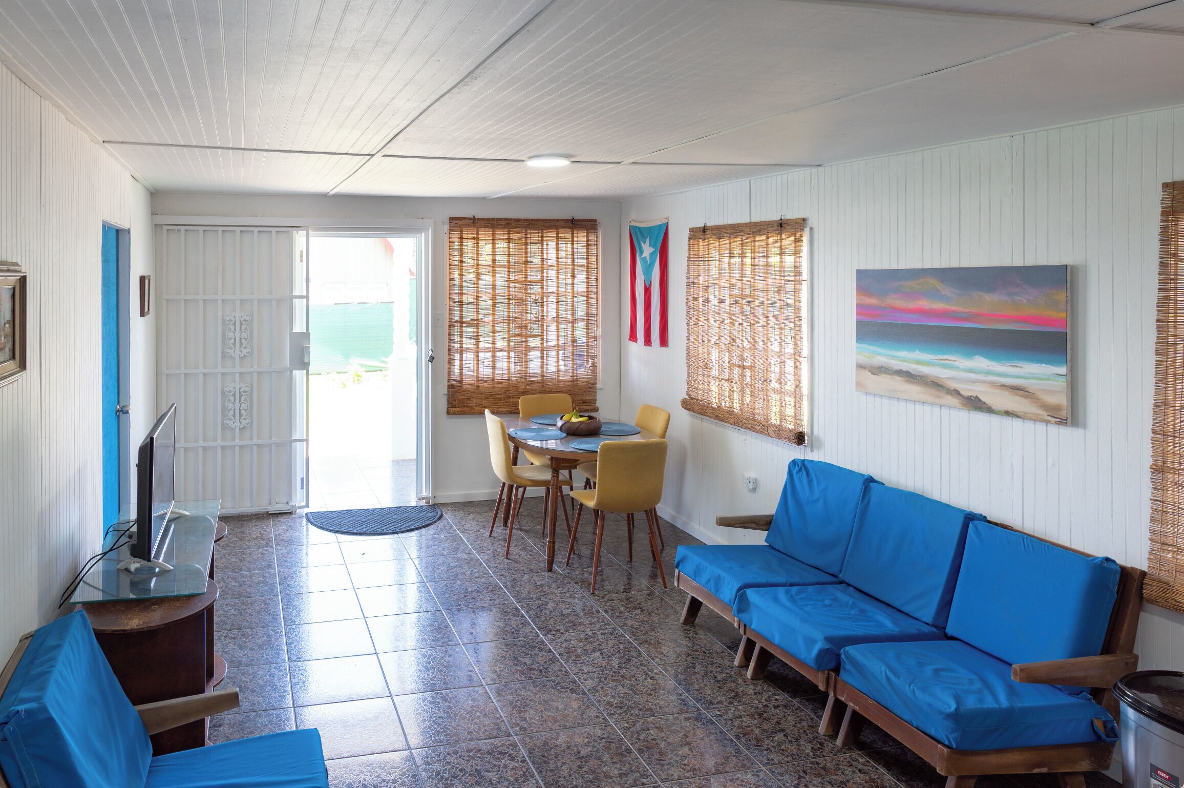 Beautiful 2-bedroom Beach House With Ac In Charming Vega Baja - Manatí
