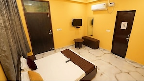 Laptop workspace, WiFi (free) - The Elite Inn Lucknow (Lucknow)