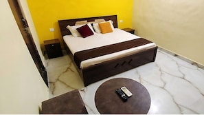 Laptop workspace, WiFi (free) - The Elite Inn Lucknow (Lucknow)