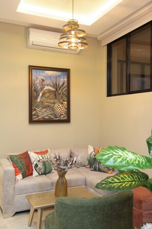 Smart TV - Casa Maguey: A Vibrant Mexican-Inspired Stay (Cartagena de Indias)