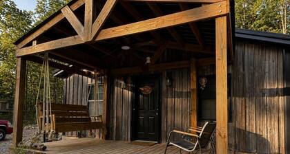Ride Trails or go fishing near Clearwater lake. No cleaning fees, pet friendly