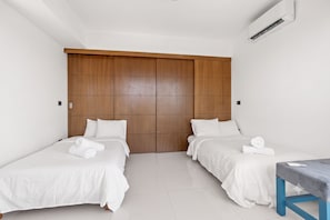 5 bedrooms, in-room safe, iron/ironing board, WiFi - Luxury Dual Condos at Zoho Skies Rooftop Pool (Puerto Vallarta)