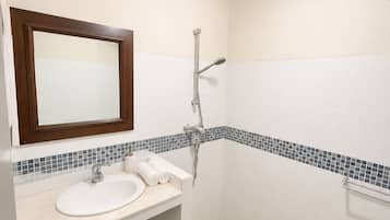 Comfort Apartment | Bathroom | Towels