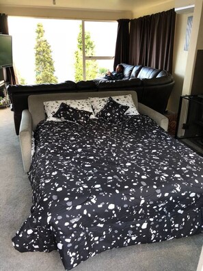 4 Schlafzimmer, Schreibtisch, Bügeleisen/Bügelbrett, Reisekinderbett