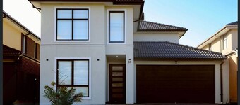 Spacious, Bright Clyde Stay Near Parks & Shop