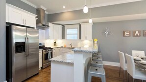 Private kitchen - #3B, Rooftop Deck, Pool Table, 3 mi to Broadway (Nashville)