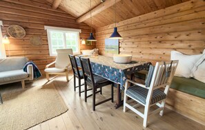 TV - Awesome home in Knebel with WiFi (Knebel)