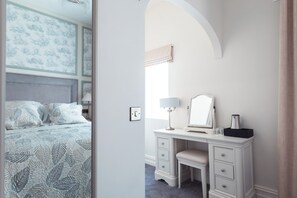 Kahden hengen deluxe-huone | Silitysrauta/-lauta, ilmainen Wi-Fi