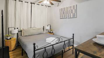 Iron/ironing board, WiFi