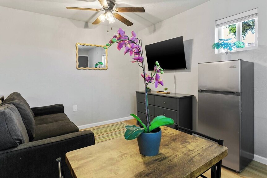 Pet-friendly Casita | Private Yard + Parking - Arizona