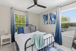 4 bedrooms, iron/ironing board, WiFi, bed sheets - Coronado Hills Retreat - Pool + Game Room Fun (Austin)