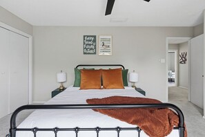 4 Schlafzimmer, Bügeleisen/Bügelbrett, WLAN, Bettwäsche