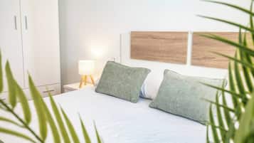 Desk, iron/ironing board, WiFi, bed sheets