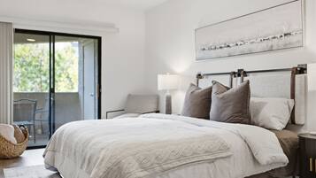 2 bedrooms, iron/ironing board, travel cot, WiFi