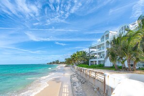 Beach - Love Beach W4 - Penthouse Steps to Pool & Beach (Nassau)