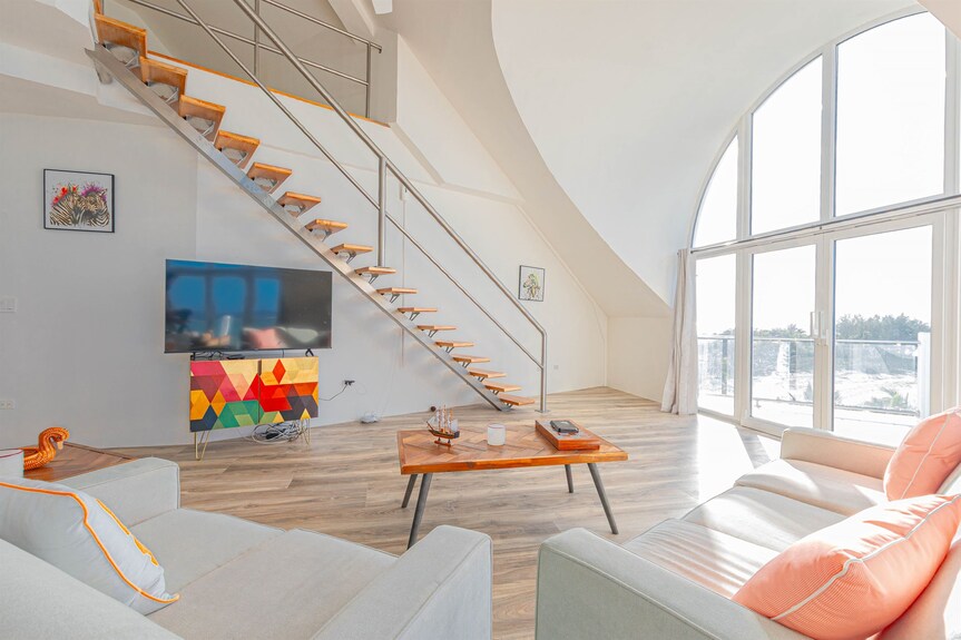 Love Beach W4 - Penthouse Steps To Pool & Beach - Nassau