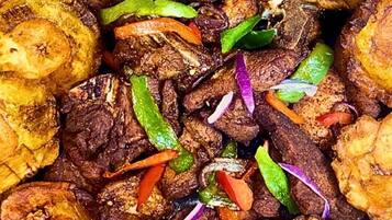 Alimentos y bebidas