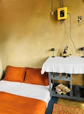 WiFi, bed sheets