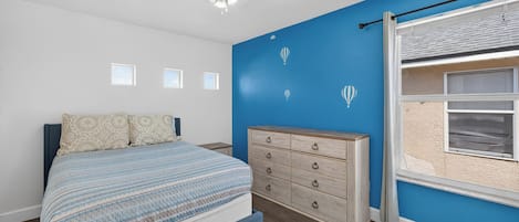 House, Multiple Beds, Pool View (LDE101-705-5-P - Golden light retreat) | 5 bedrooms, individually decorated, individually furnished, bed sheets