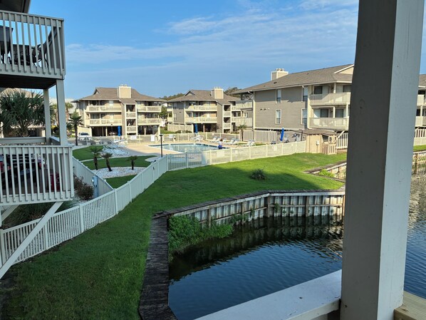 Property grounds - UPDATED 3BR 2BA CONDO, 1 MIN. WALK TO THE BEACH! TILGHMAN LAKES BY THE SEA A2 (North Myrtle Beach)