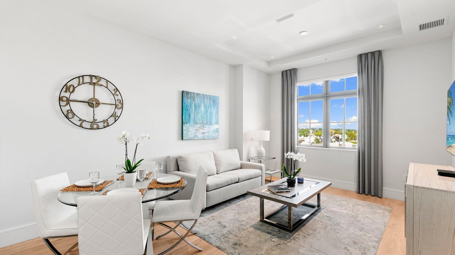 The Perfect Old Naples Location; Walk To 5th Ave & The Beach! - Naples Beach, FL
