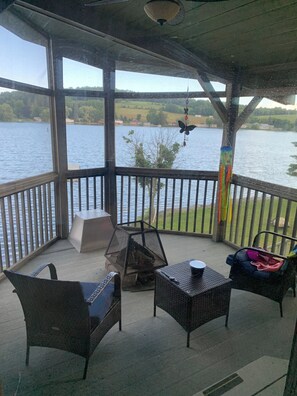 Terrace/patio - Cozy cottage located on Smith Pond with a spectacular view. (Avoca)