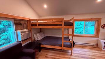 3 bedrooms, bed sheets