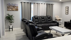 Living area - Spacious 4-bedroom house in tranquil Lakeside with AC (Lakeside)