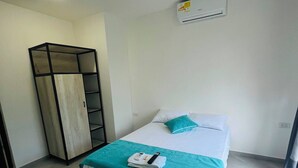 Free WiFi, bed sheets