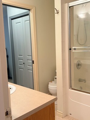 Towels, soap, toilet paper - Chilliwack bc / Cultus lakes (Chilliwack)