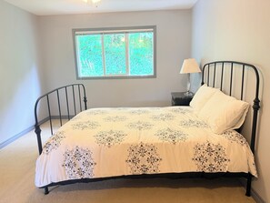 Free WiFi, bed sheets - Chilliwack bc / Cultus lakes (Chilliwack)