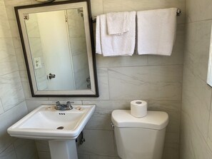 Handdoeken, zeep, shampoo, toiletpapier