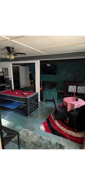 Games room - Gated Private Country Home In The City. (Little Rock)