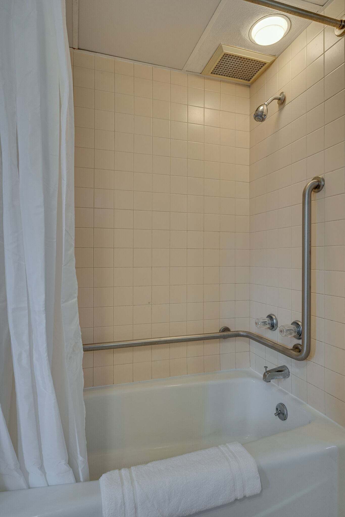 Central Revamped Suite In Music Row! - Nashville, TN