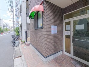 Exterior detail - #202 Shiba | 2 Double Beds, Sleeps Up to 4 | 5 Minutes to Tokyo Tower (Minato City)